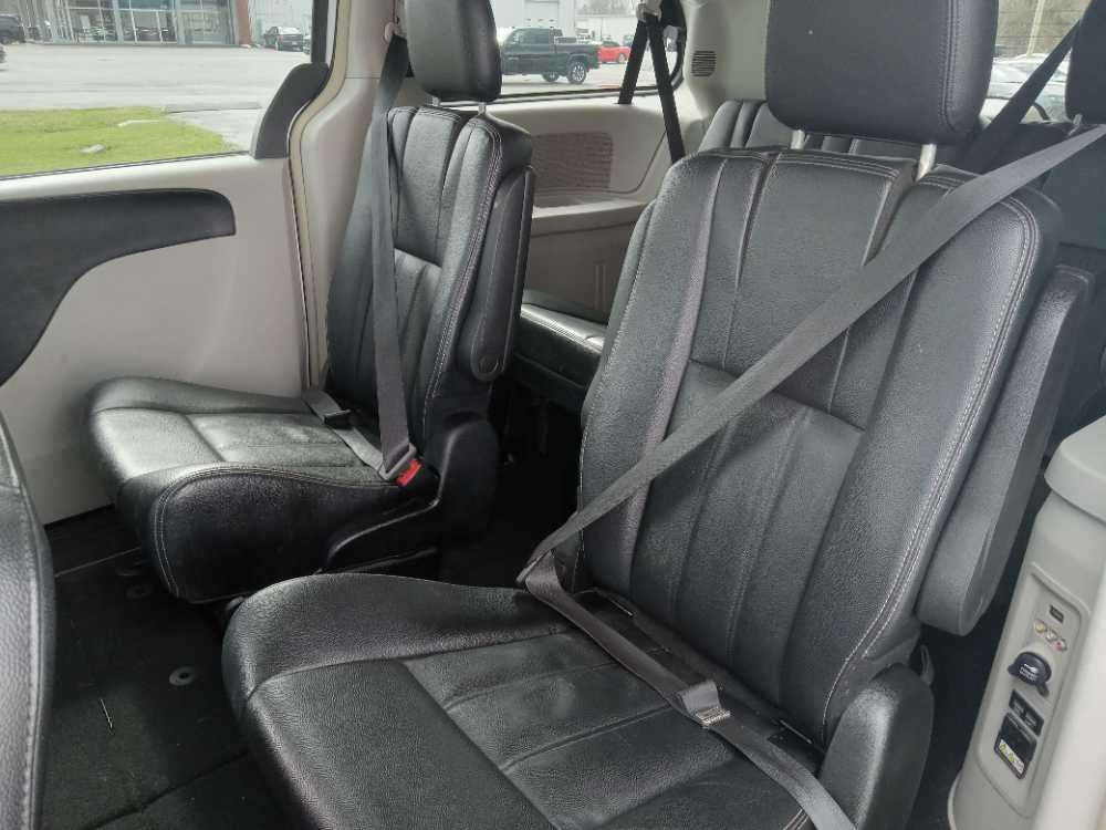 CHRYSLER TOWN & COUNTRY TOURI