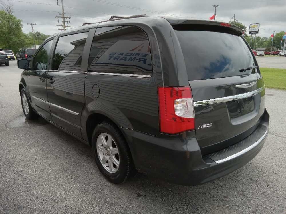 CHRYSLER TOWN & COUNTRY