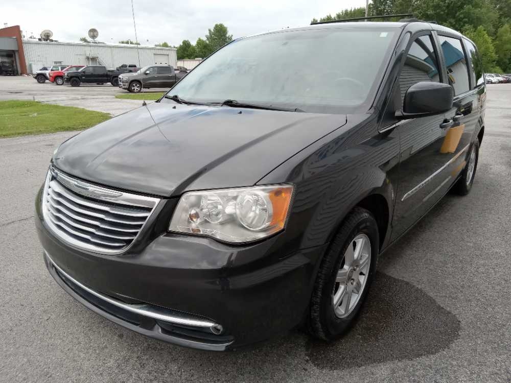 CHRYSLER TOWN & COUNTRY