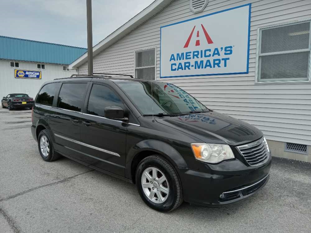 CHRYSLER TOWN & COUNTRY