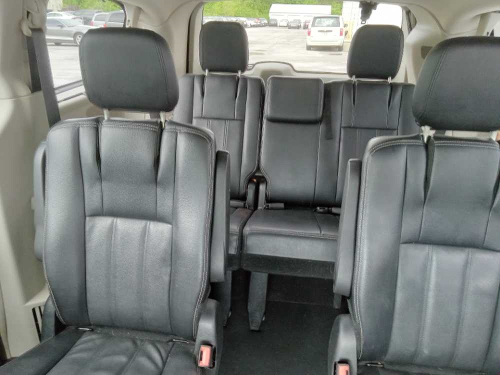 CHRYSLER TOWN & COUNTRY TOURI