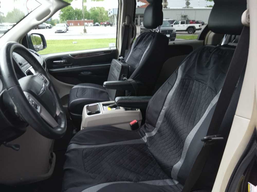 CHRYSLER TOWN & COUNTRY TOURI
