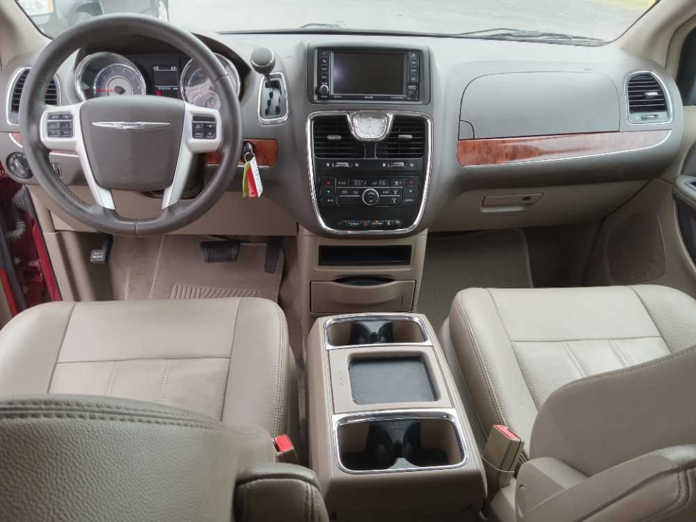 CHRYSLER TOWN & COUNTRY TOURI