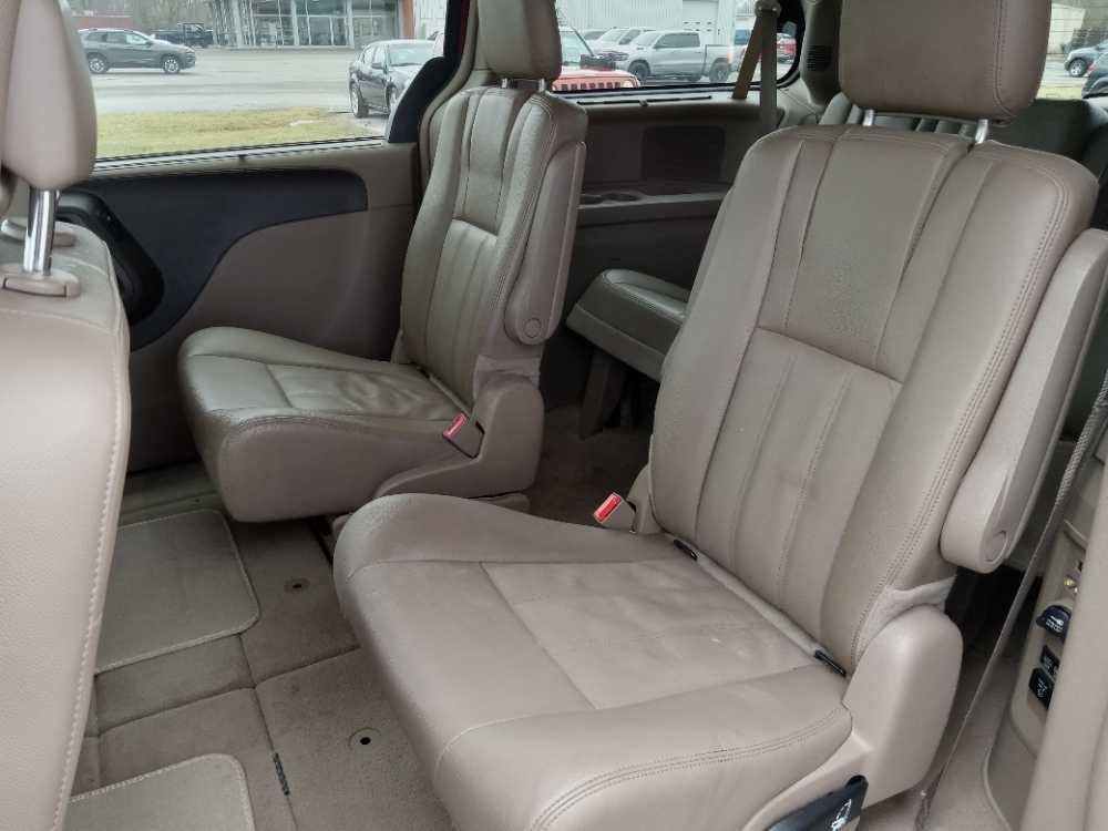 CHRYSLER TOWN & COUNTRY TOURI