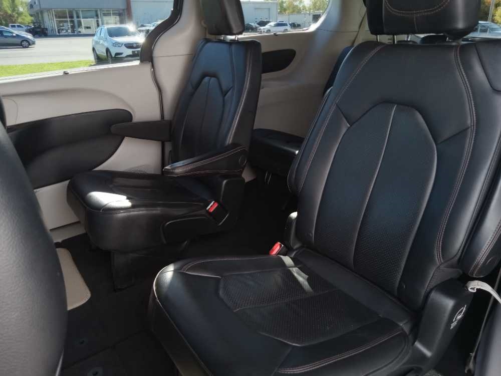 CHRYSLER PACIFICA TOURING L