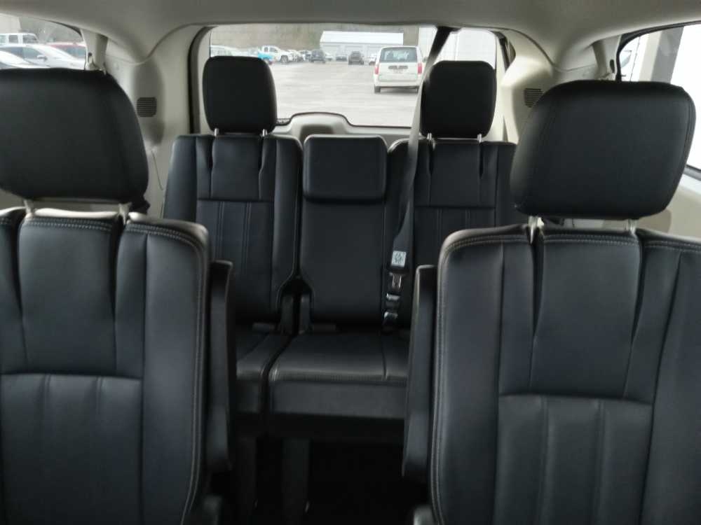 CHRYSLER TOWN & COUNTRY TOURI