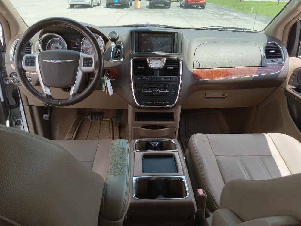 CHRYSLER TOWN & COUNTRY TOURI