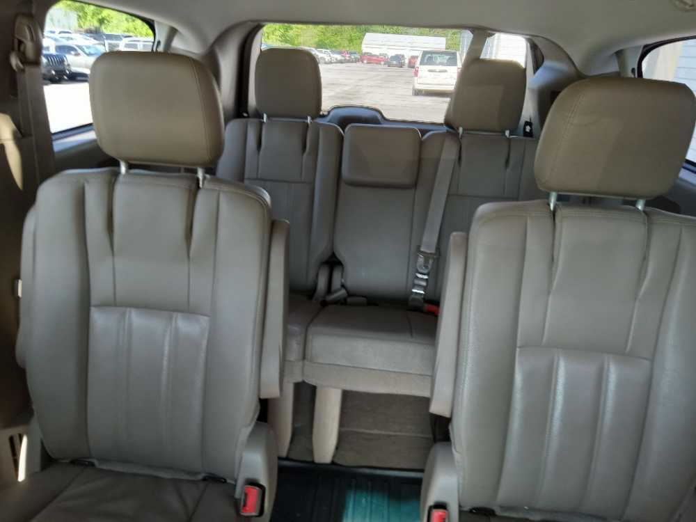 CHRYSLER TOWN & COUNTRY TOURI