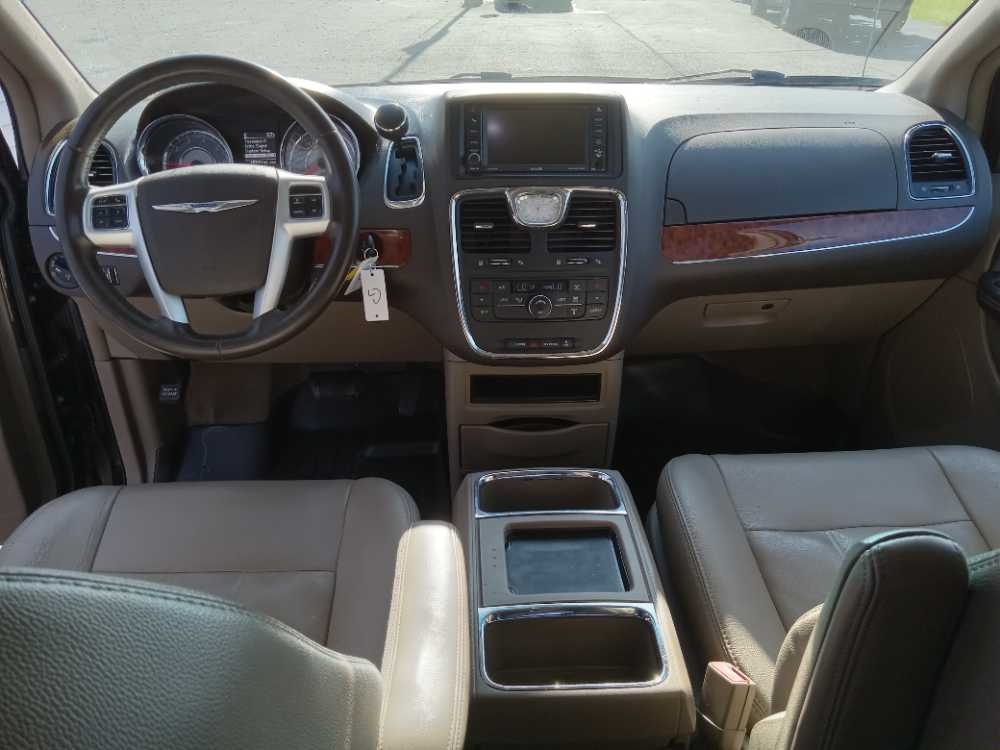 CHRYSLER TOWN & COUNTRY TOURI