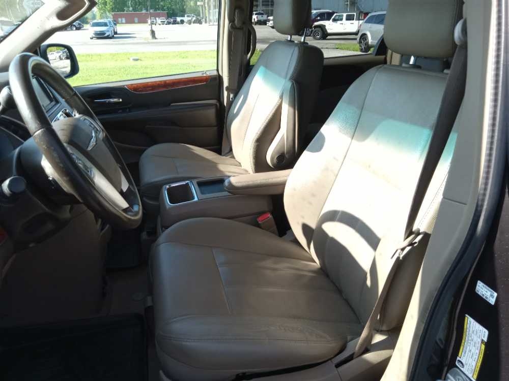 CHRYSLER TOWN & COUNTRY TOURI