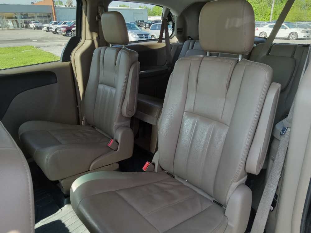 CHRYSLER TOWN & COUNTRY TOURI