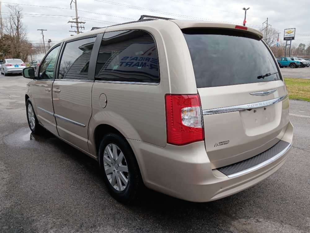 CHRYSLER TOWN & COUNTRY TOURI