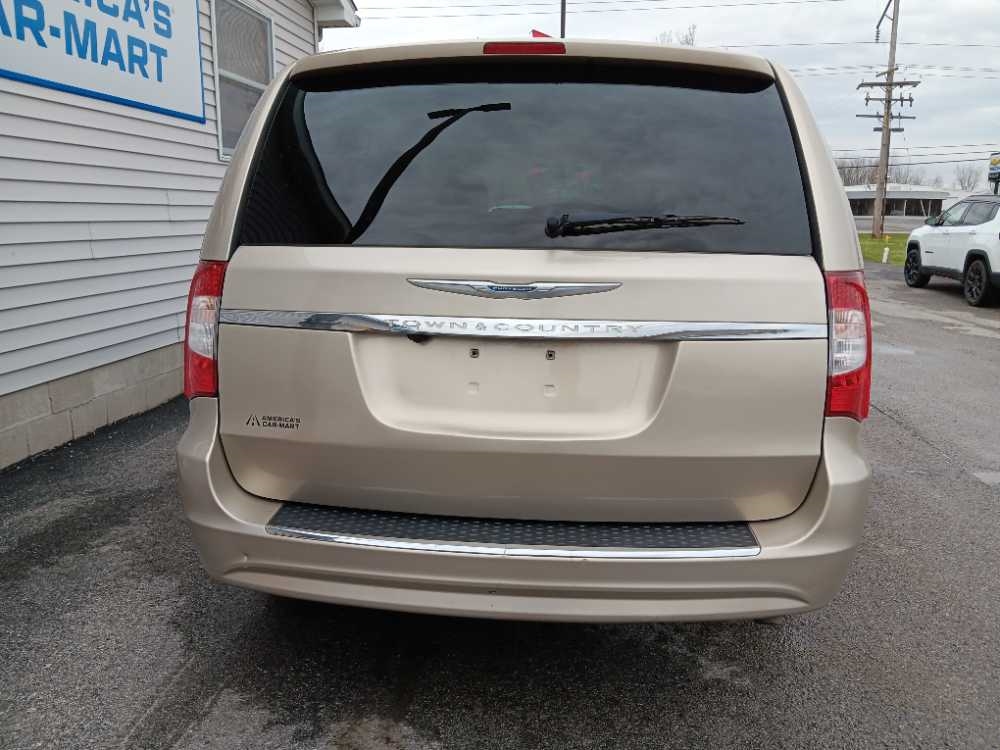 CHRYSLER TOWN & COUNTRY TOURI