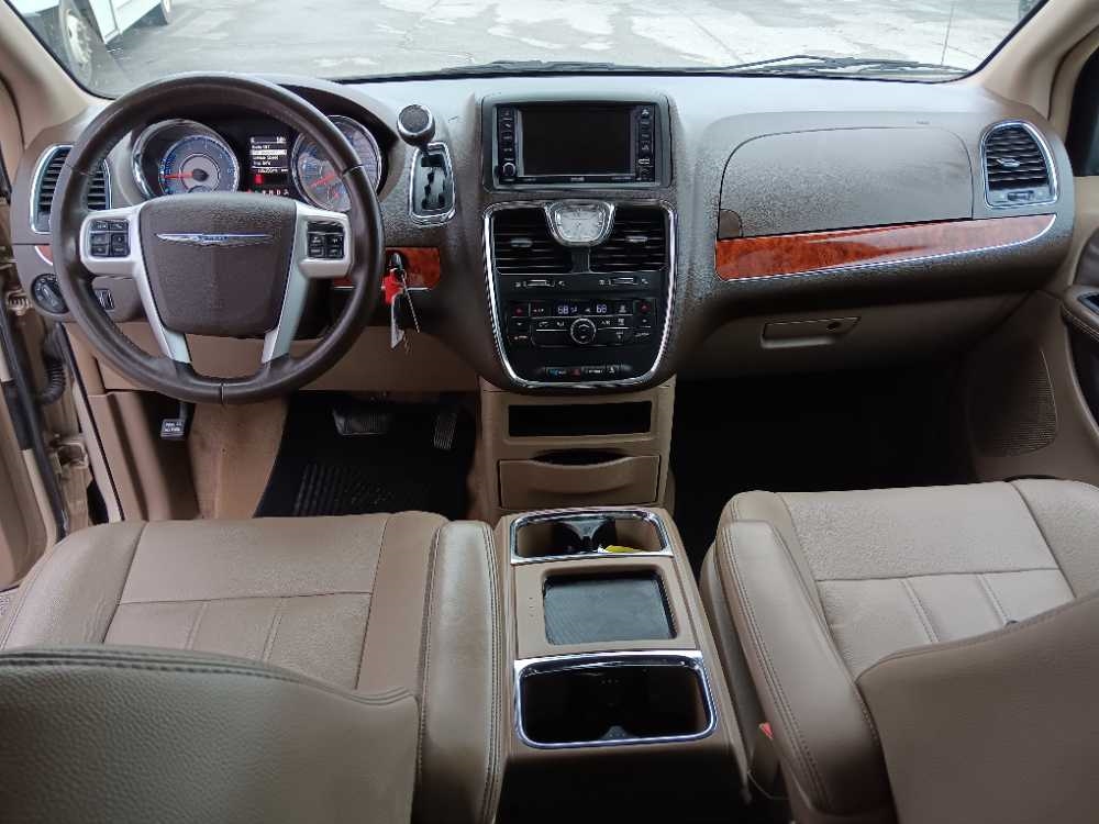 CHRYSLER TOWN & COUNTRY TOURI