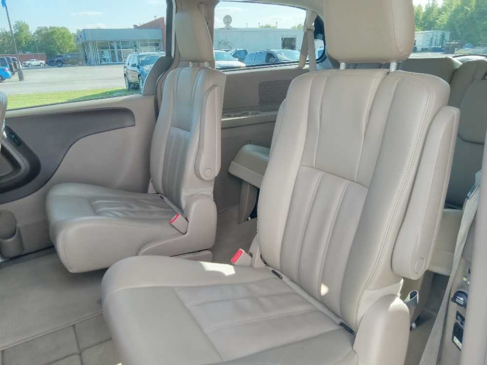 CHRYSLER TOWN & COUNTRY TOURI