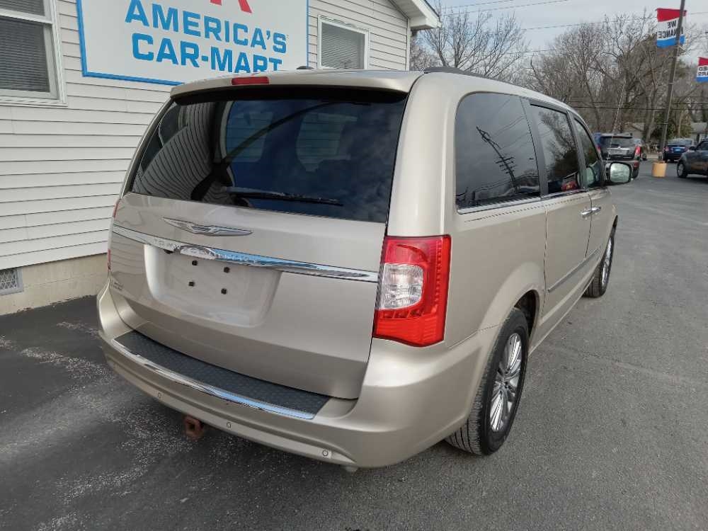 CHRYSLER TOWN & COUNTRY TOURI
