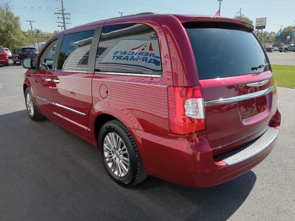 CHRYSLER TOWN & COUNTRY TOURI