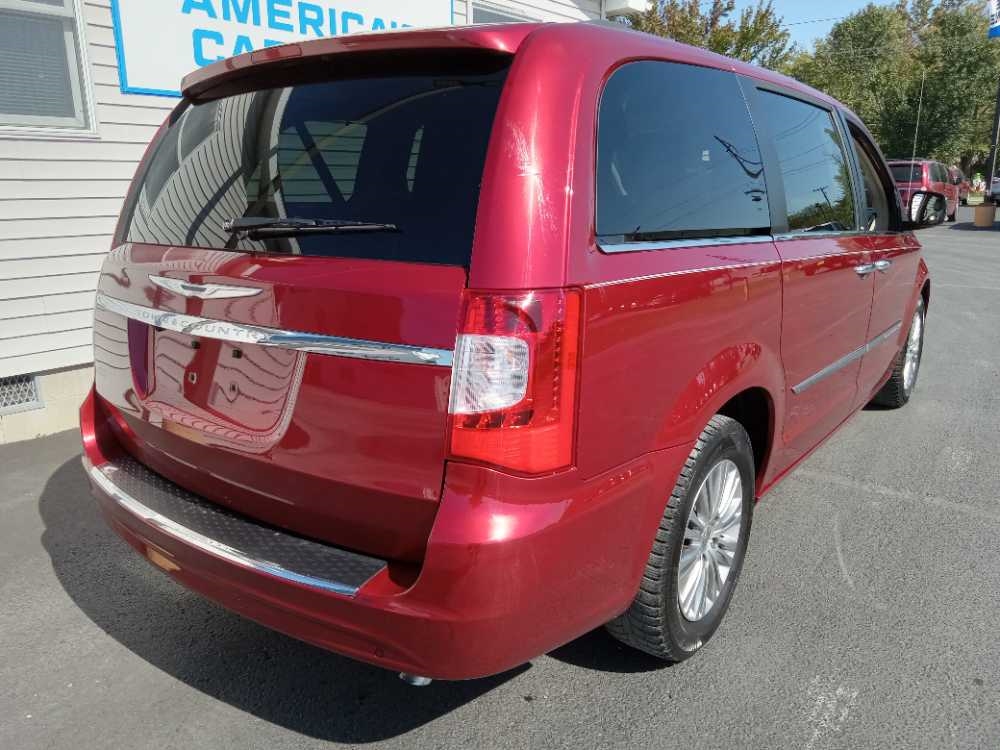 CHRYSLER TOWN & COUNTRY TOURI