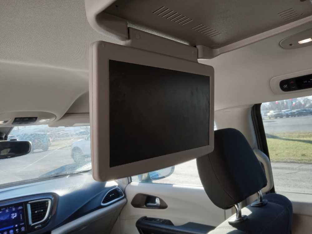 CHRYSLER PACIFICA TOURING