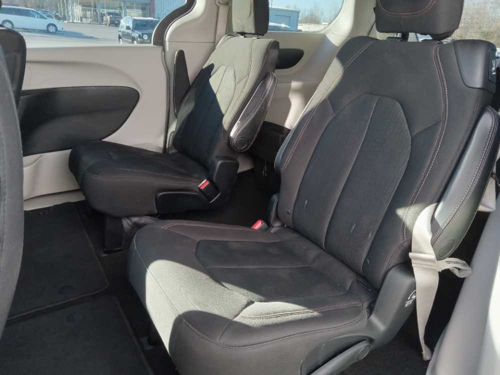 CHRYSLER PACIFICA TOURING