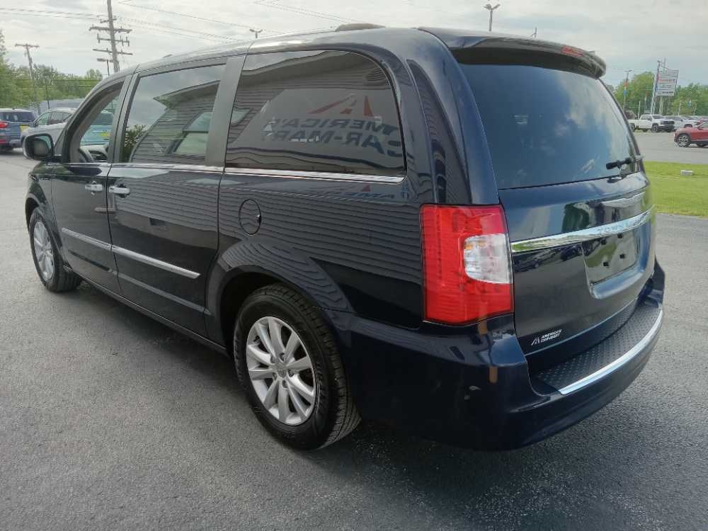CHRYSLER TOWN & COUNTRY LIMIT