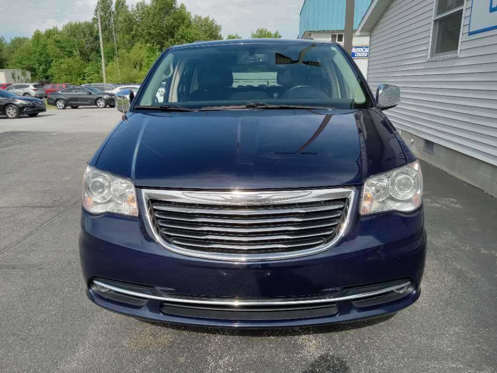 CHRYSLER TOWN & COUNTRY LIMIT