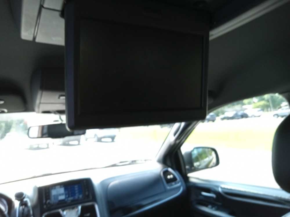 CHRYSLER TOWN & COUNTRY S