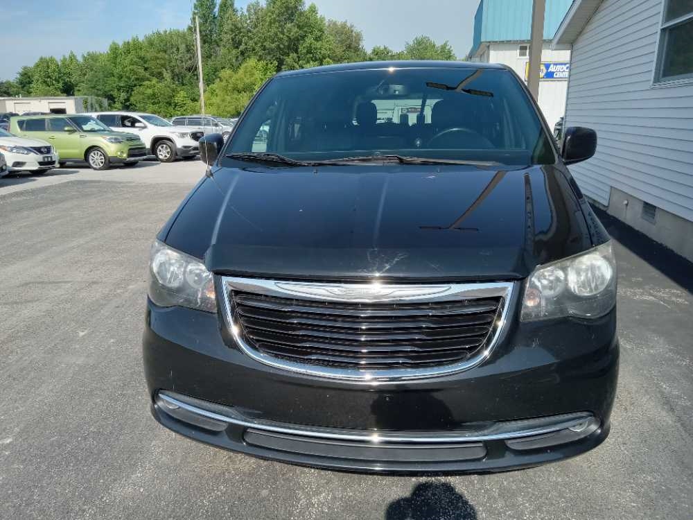 CHRYSLER TOWN & COUNTRY S