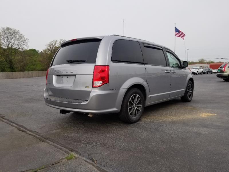 Dodge caravan 2018