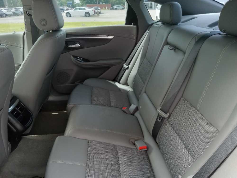 CHEVROLET IMPALA LT (1LT)