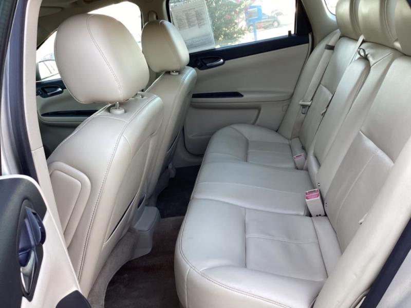 2011 Chevrolet Impala 2FL's photo