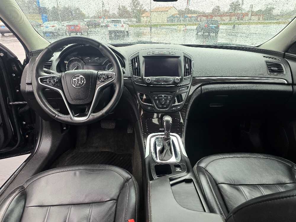 BUICK REGAL PREMIUM 1