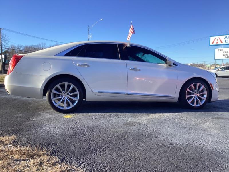 2015 Cadillac XTS Luxury's photo