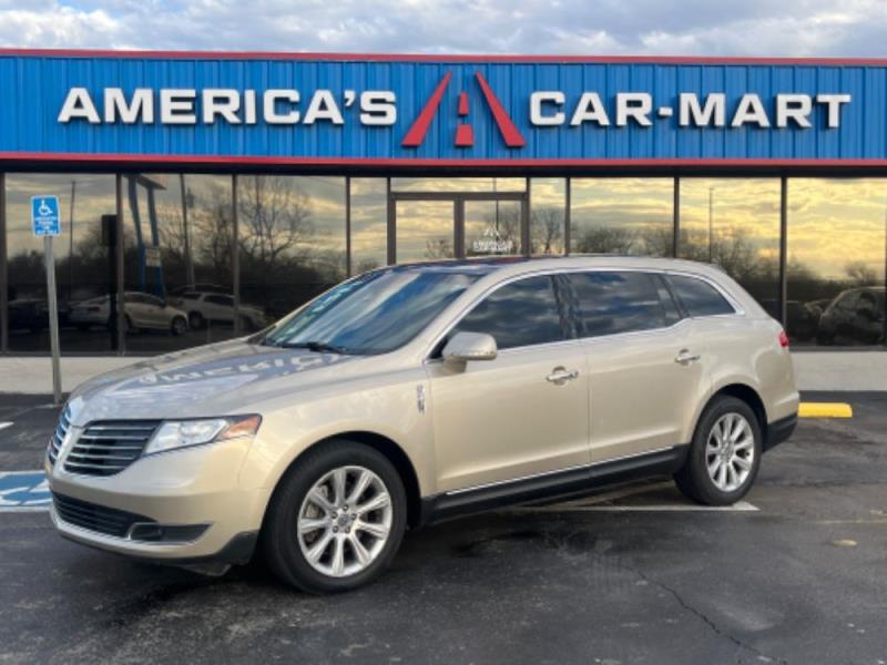 2017 Lincoln MKT Base's photo