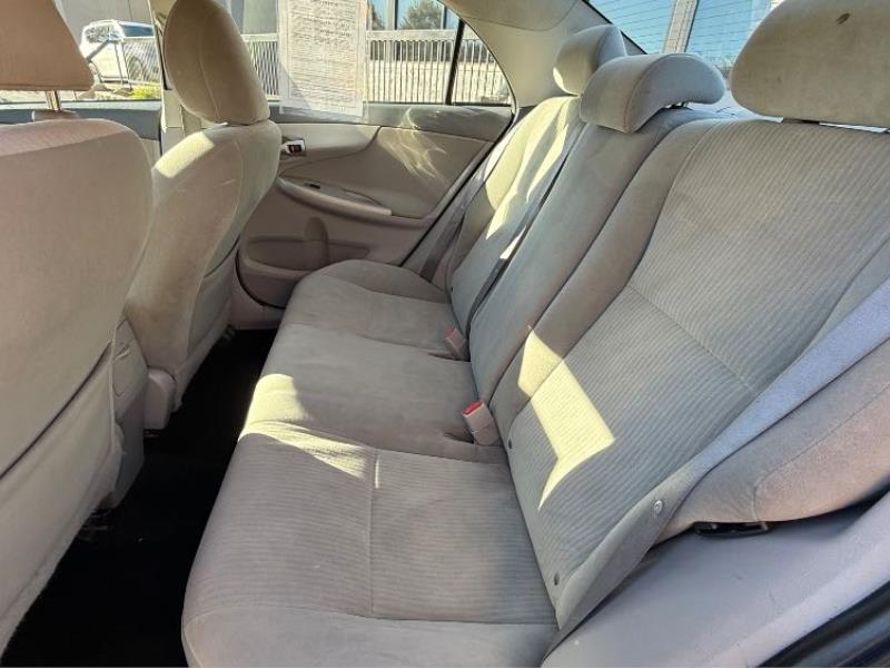 2010 Toyota Corolla LE's photo