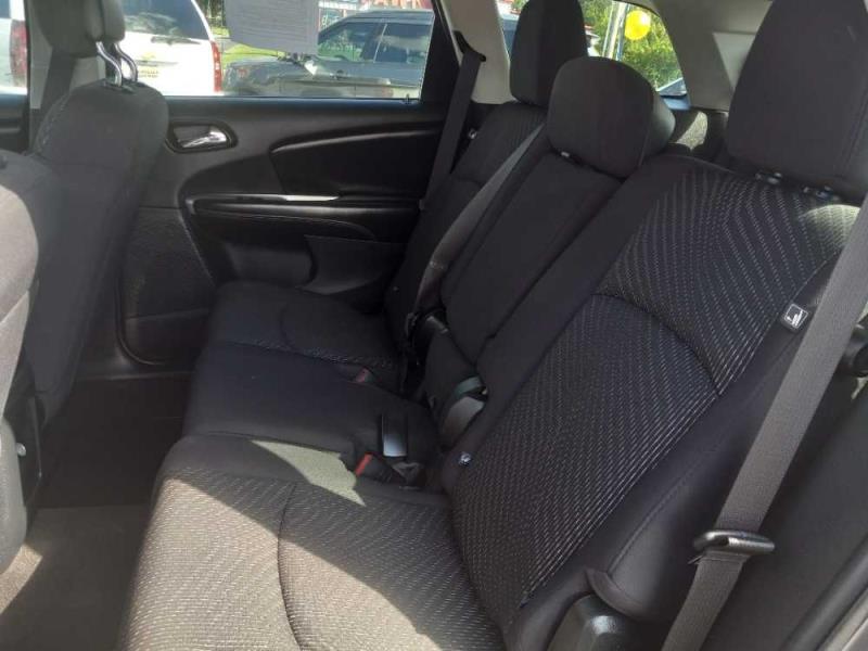 2012 Dodge Journey SE's photo