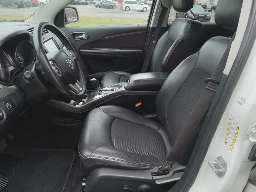 DODGE JOURNEY CROSSROAD