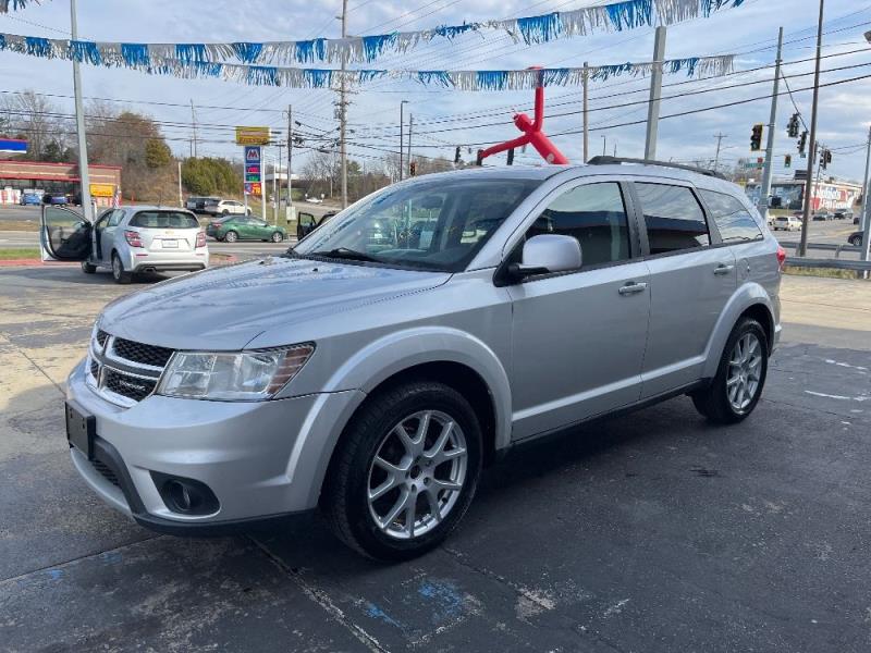 2011 Dodge Journey Mainstreet's photo