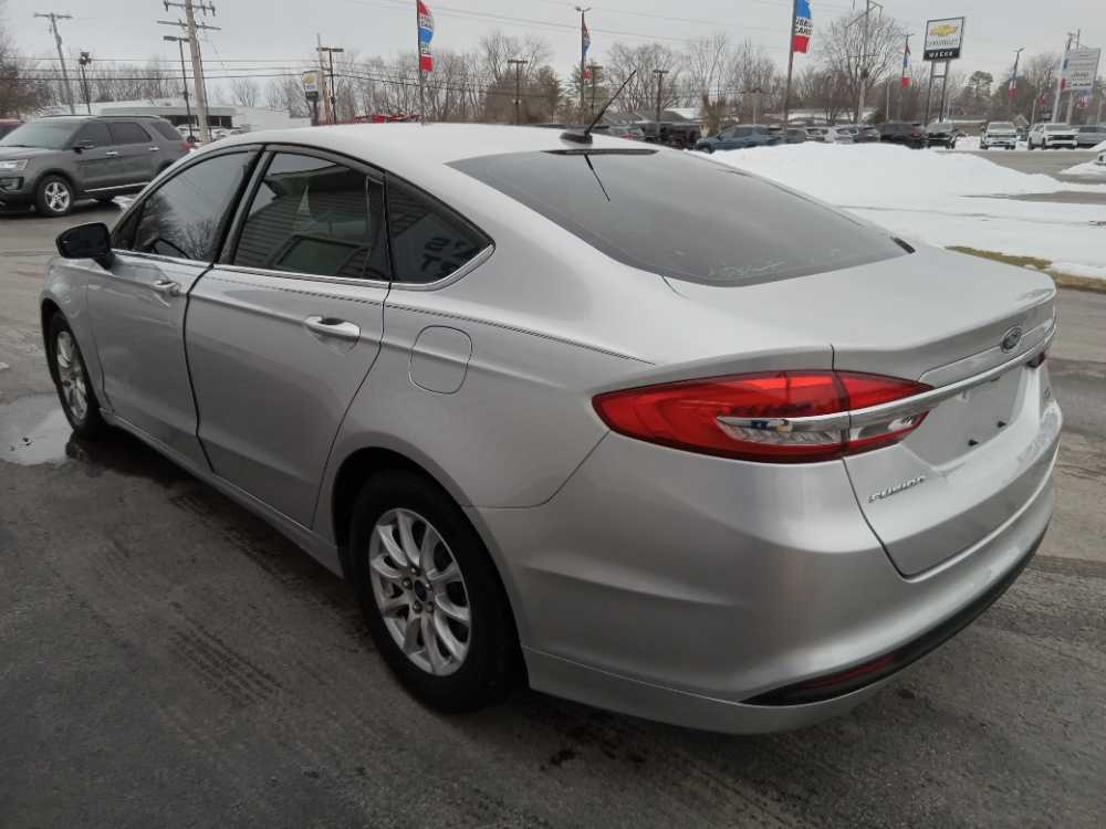 FORD FUSION S