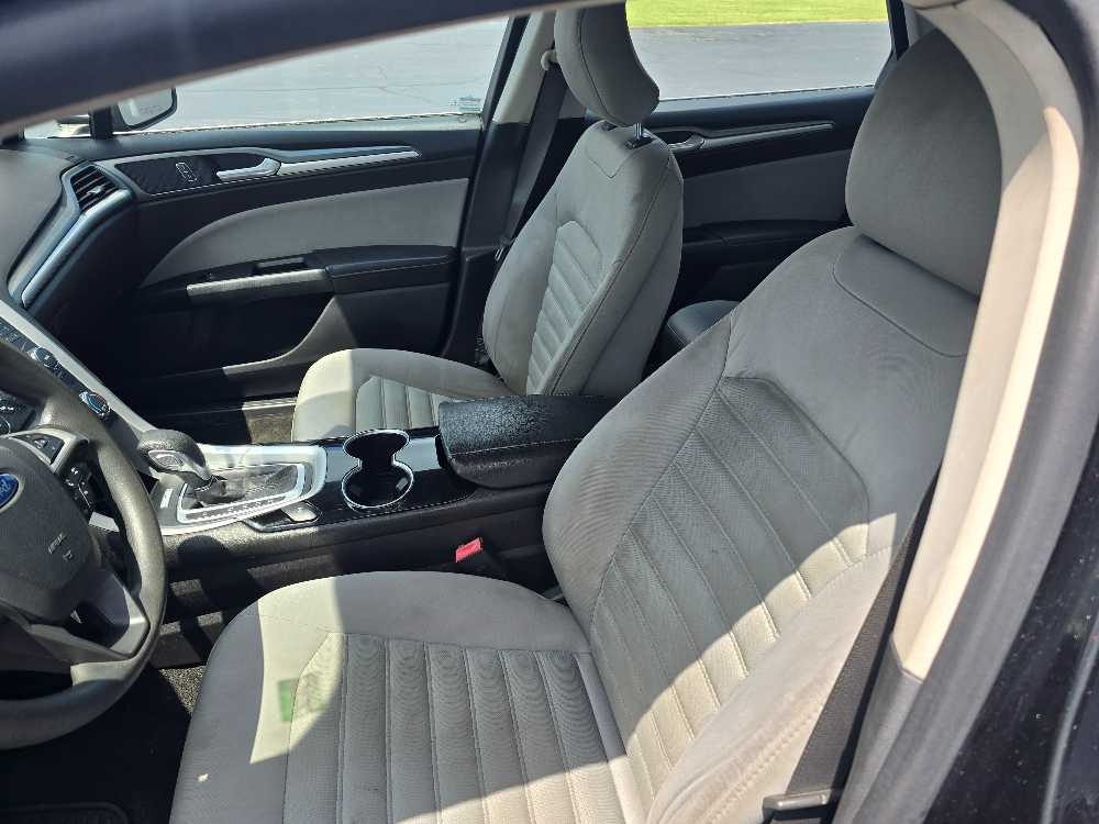 FORD FUSION S
