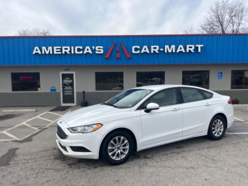 2017 Ford Fusion S's photo