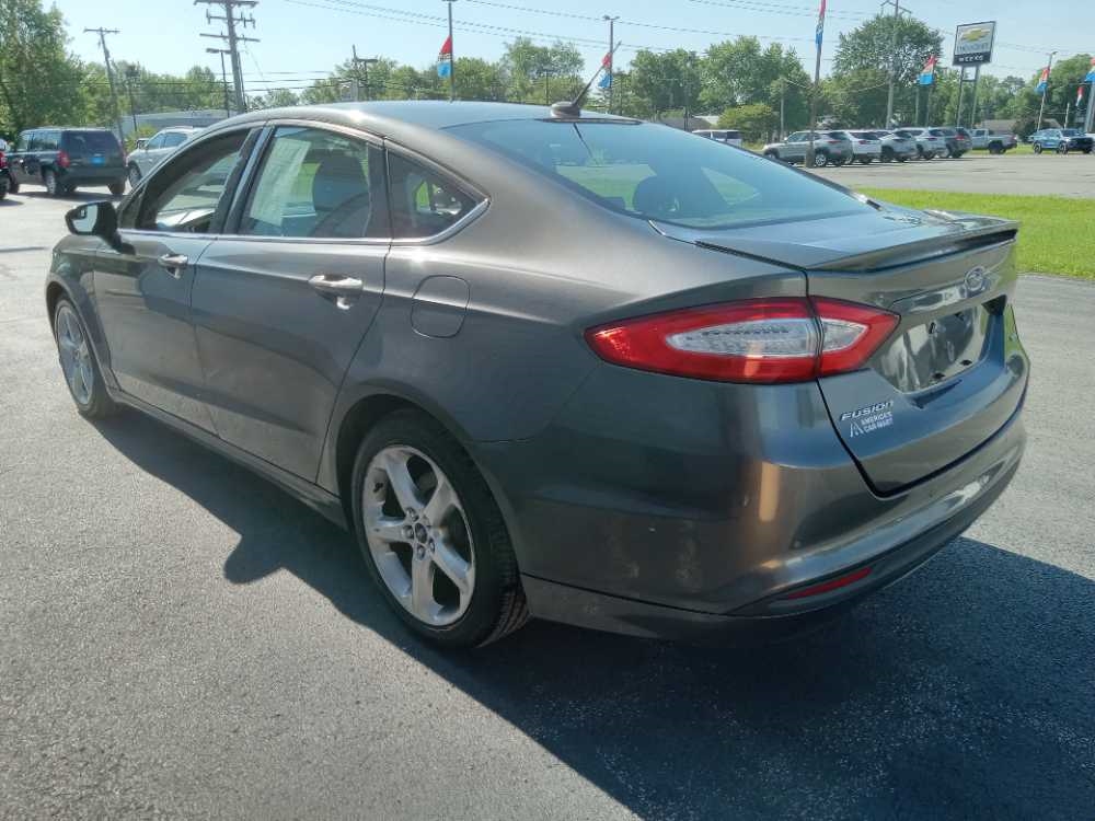 FORD FUSION SE