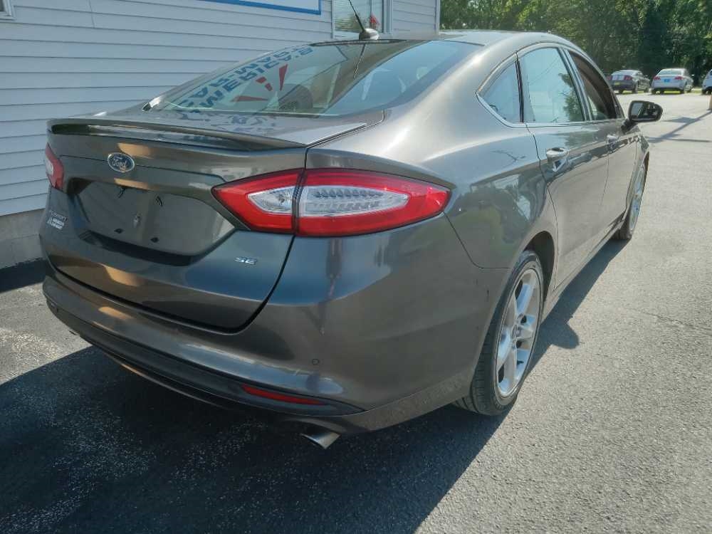FORD FUSION SE
