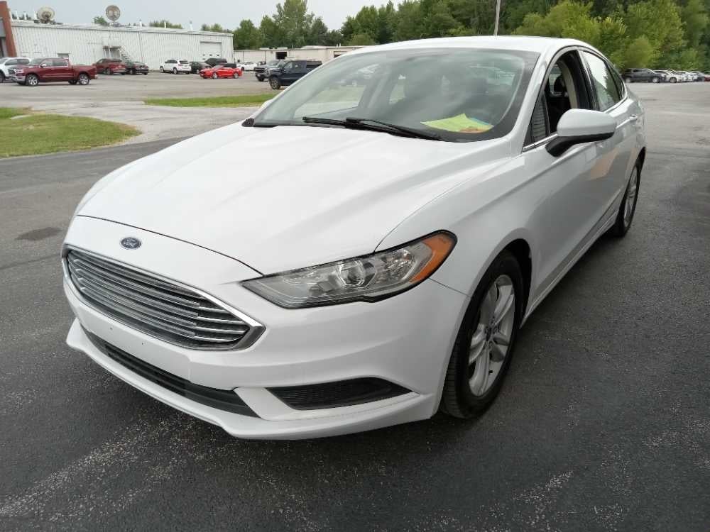 2018 Ford Fusion SE's photo