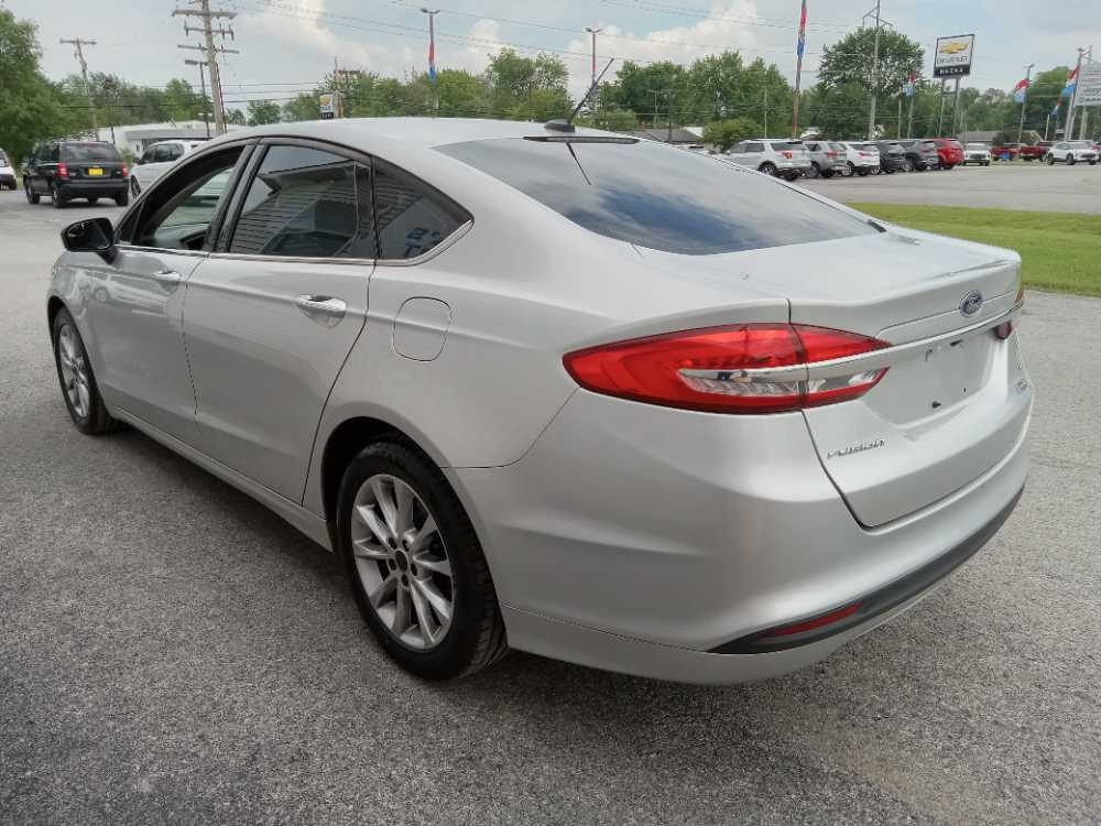 FORD FUSION SE