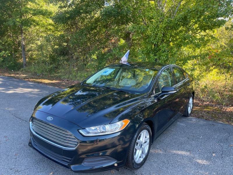 2014 Ford Fusion SE's photo