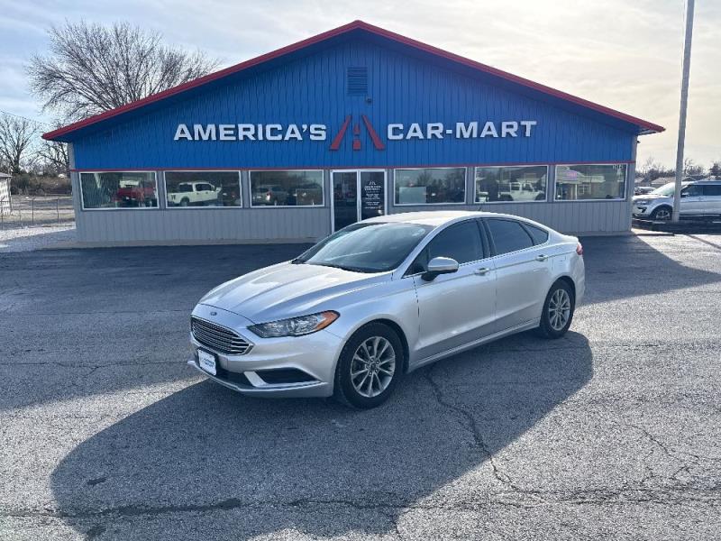 2017 Ford Fusion SE's photo