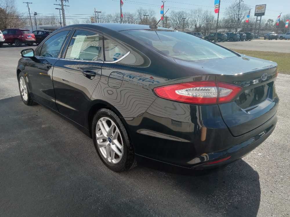 FORD FUSION SE
