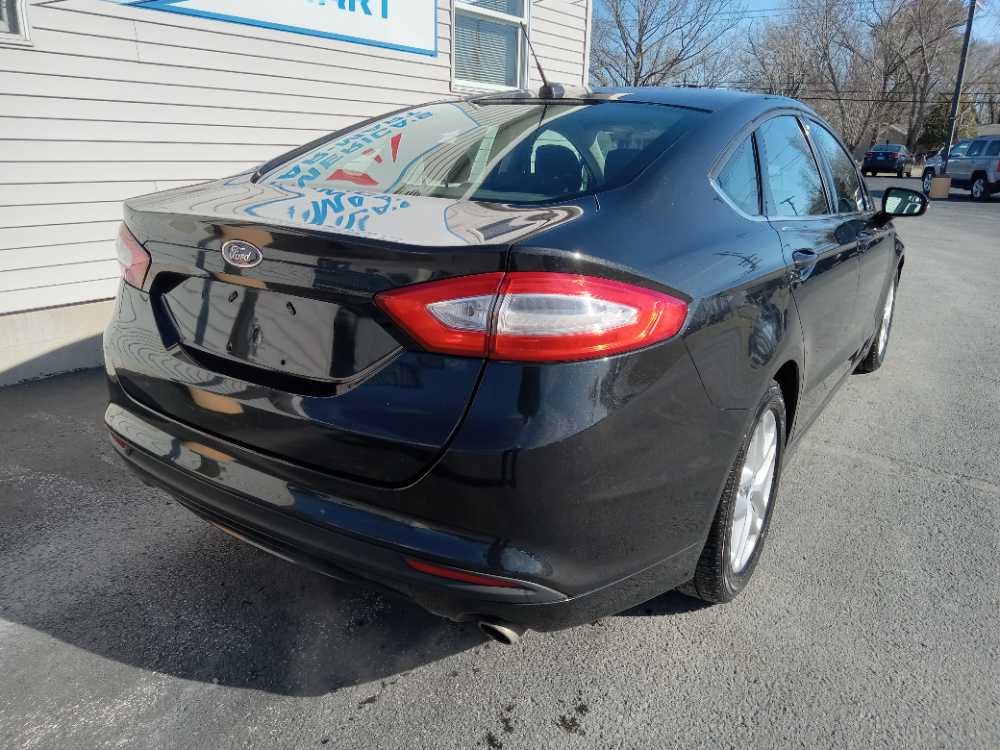 FORD FUSION SE