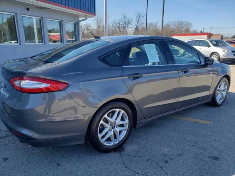 2013 Ford Fusion SE's photo